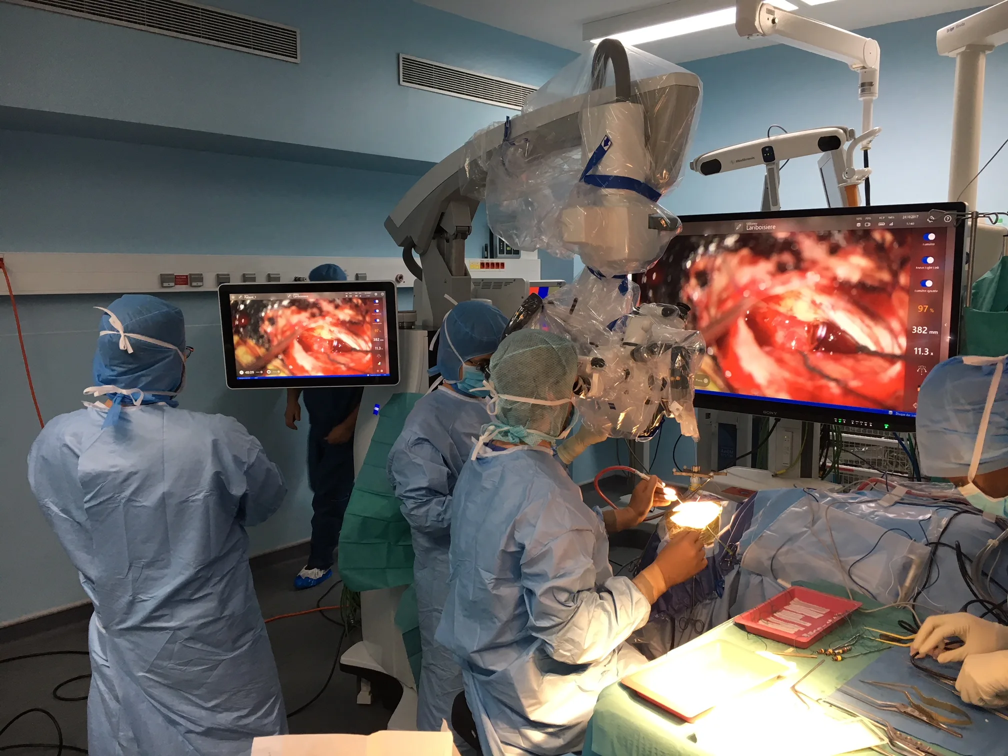 Installation technologique neurochirurgie